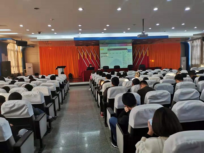 1573090038280179.jpg “万方数据新平台助力科研论文阅读写作”的专题讲座照片1.jpg